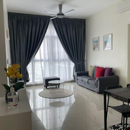 Ioi Conezion Iman'S Home With Pool View Unit Putrajaya Exterior photo