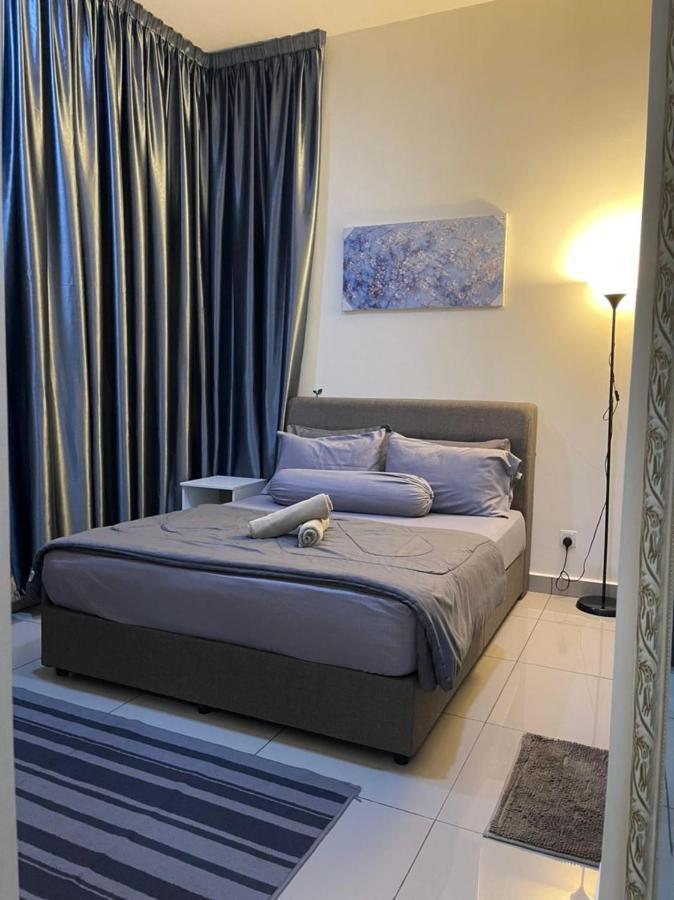 Ioi Conezion Iman'S Home With Pool View Unit Putrajaya Exterior photo
