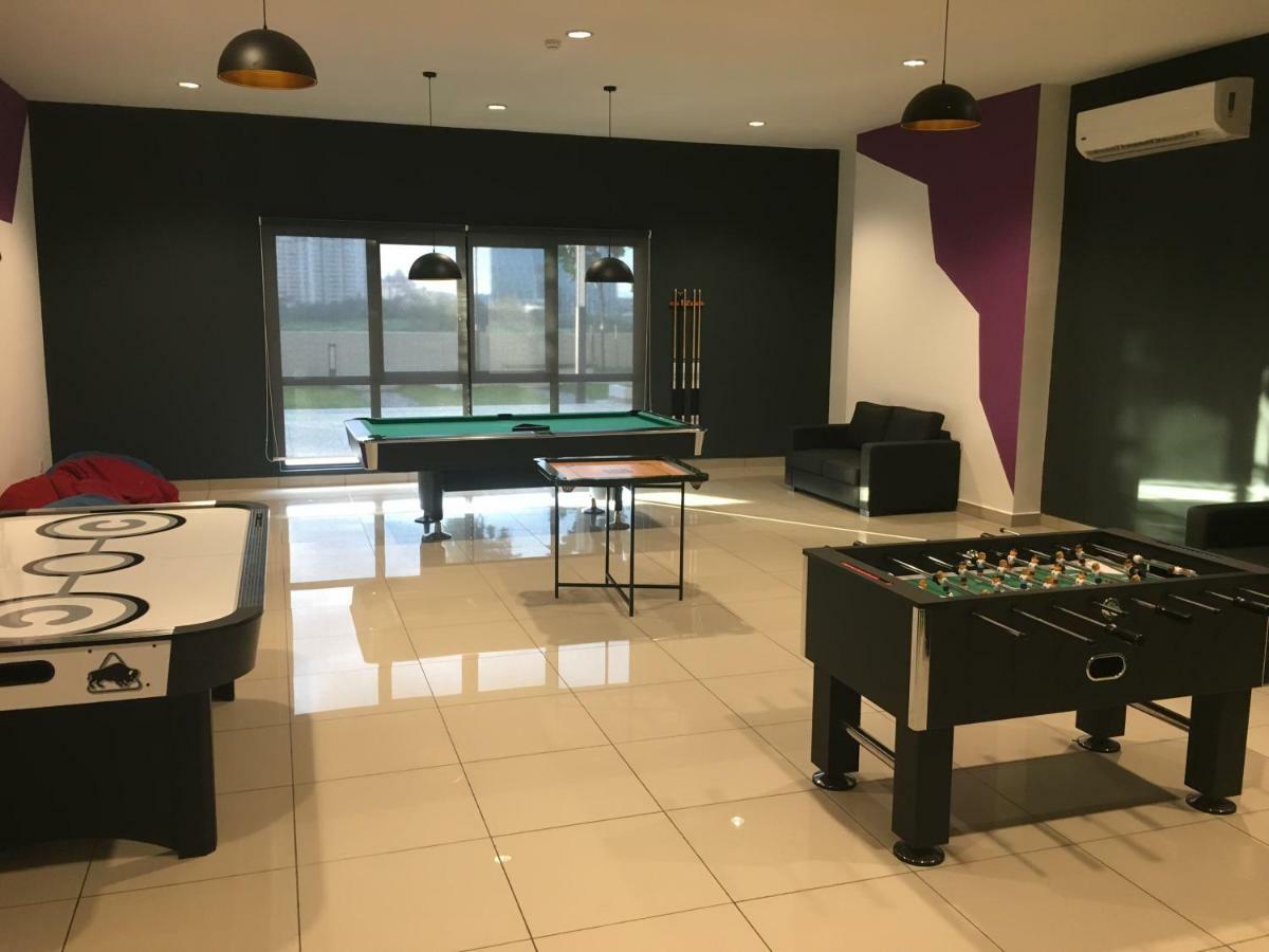 Ioi Conezion Iman'S Home With Pool View Unit Putrajaya Exterior photo